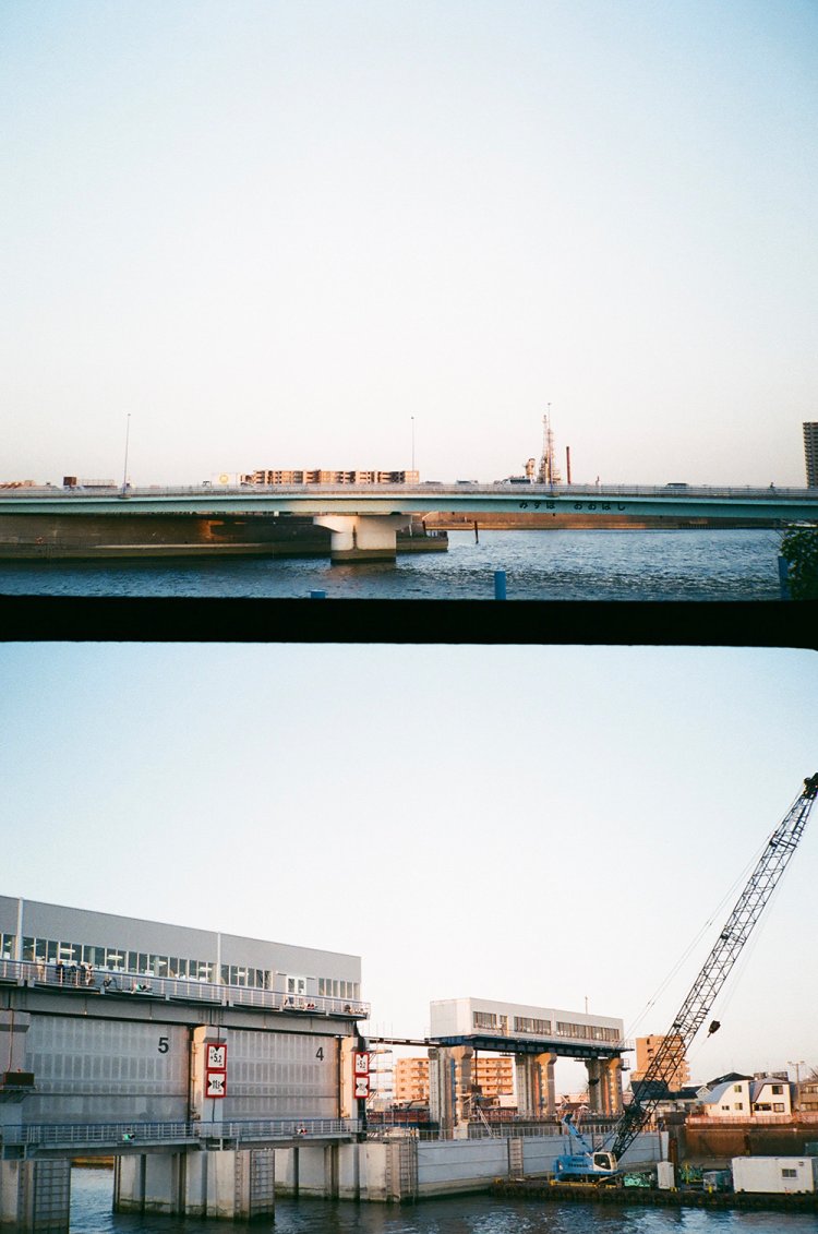 夕暮れ時の荒川区をハーフカメラで。