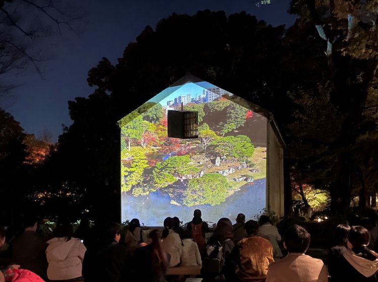 2024年開催時の「土蔵ジェクション」の様子。荒天を除き、毎日実施される。