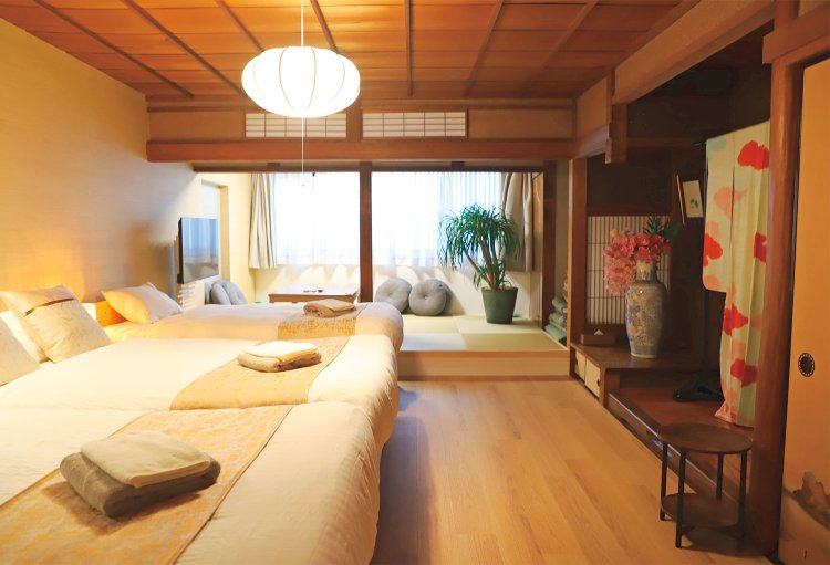 寝室2室に加え、団らんに使えるリビングダイニングがある。