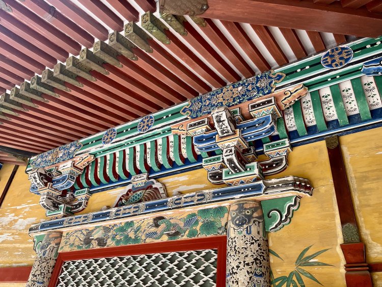 色彩豊かな日吉東照宮。