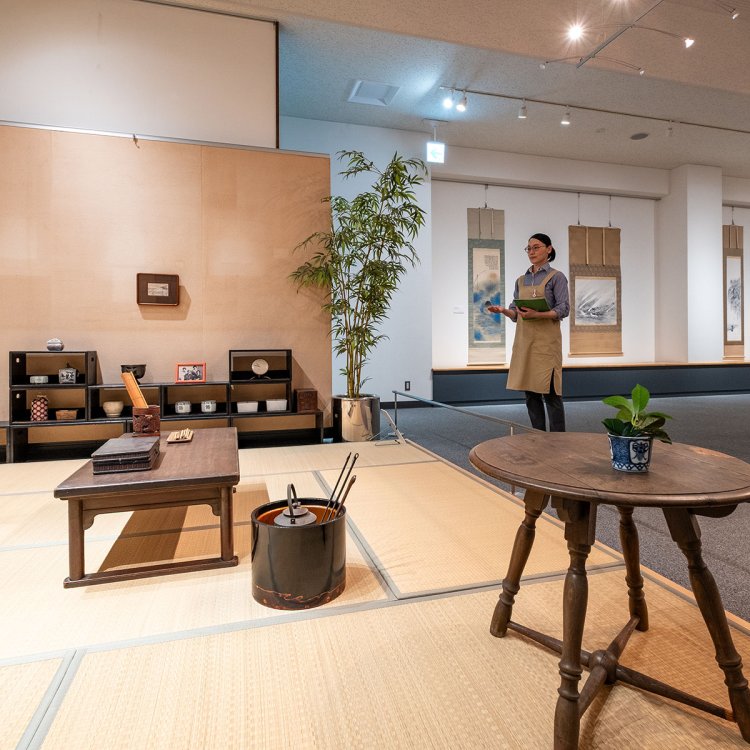 常設展示室には近藤浩一路の水墨画のほか、復元したアトリエや筆などの道具類も展示されている。