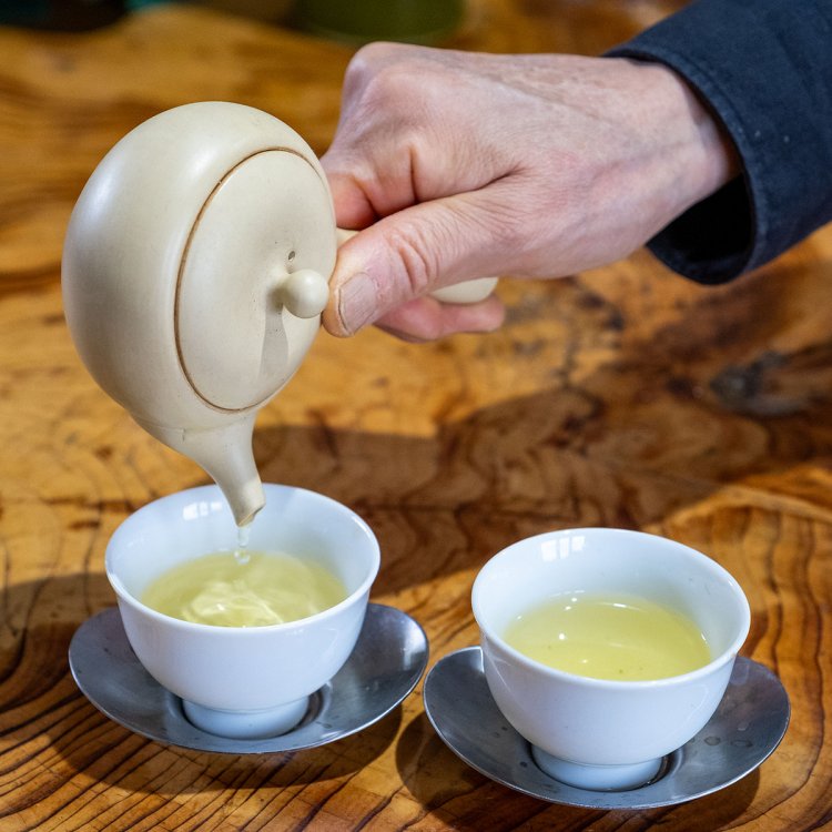 試飲したうえで気に入ったお茶を購入できる（要事前連絡）。