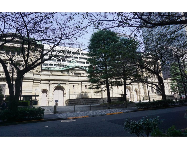 日本銀行本店本館は、江戸時代に金の小判を鋳造していた「金座」があった場所に建てられた。