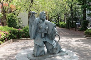 勧進帳の弁慶像