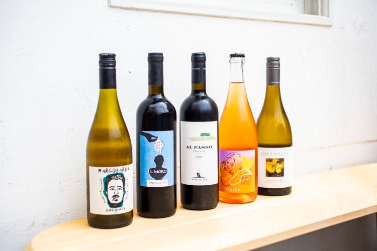 いいと思ったワインをこだわりなくセレクト。グラス900円～。