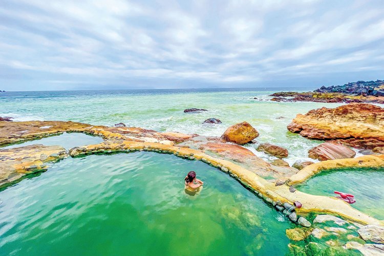 鹿児島県硫黄島の『東温泉』は、まさに天然の露天風呂！