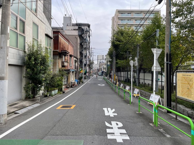 右手が東盛公園。