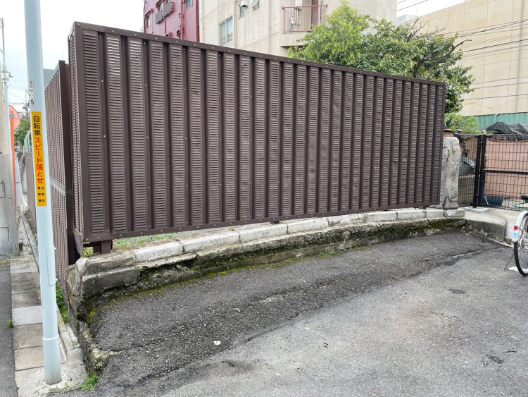 下に橋の痕跡のようなものが。