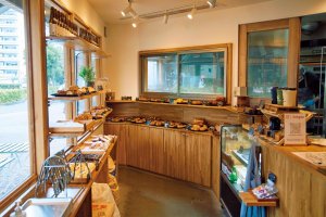 Manhattan Bakery & Wine bar