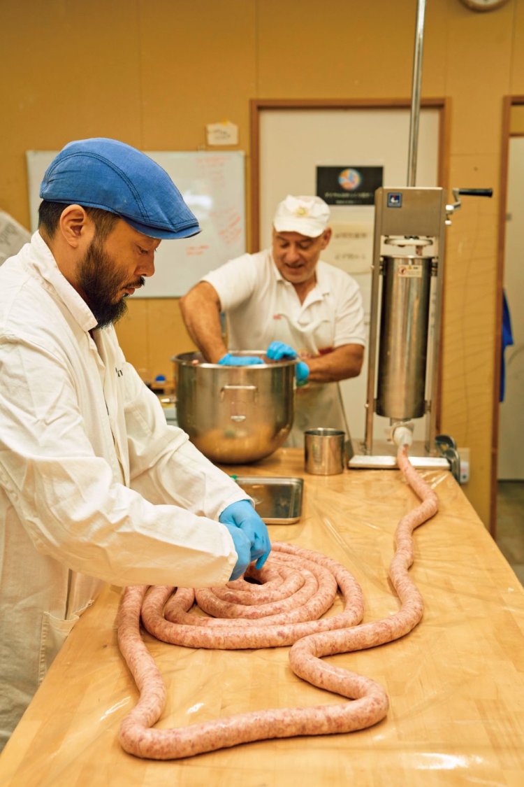 「自家製生ソーセージも手作りでおいしいよ〜」。