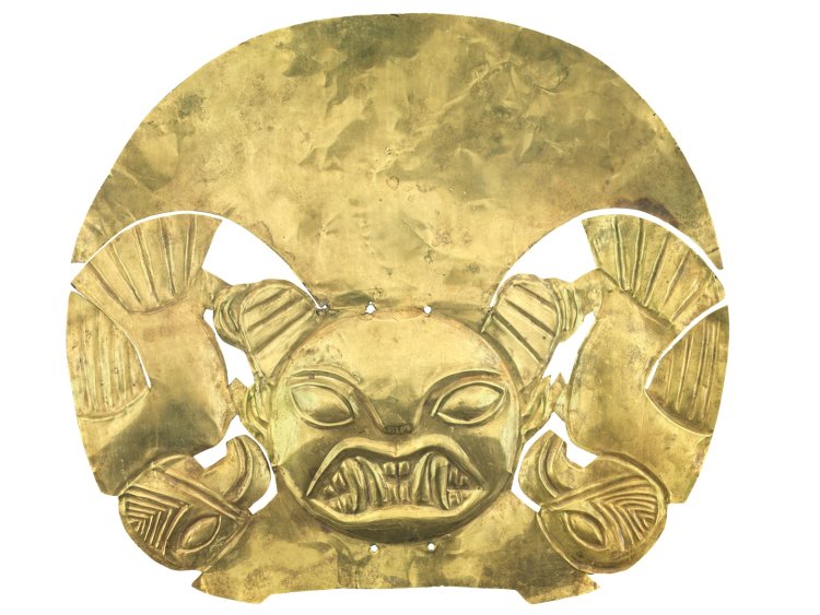 ＜ネコ科動物とコンドルが表された頭飾り＞ 西暦100 – 800年 『ラルコ博物館』所蔵 （C） MUSEO LARCO  LIMA – PERU。