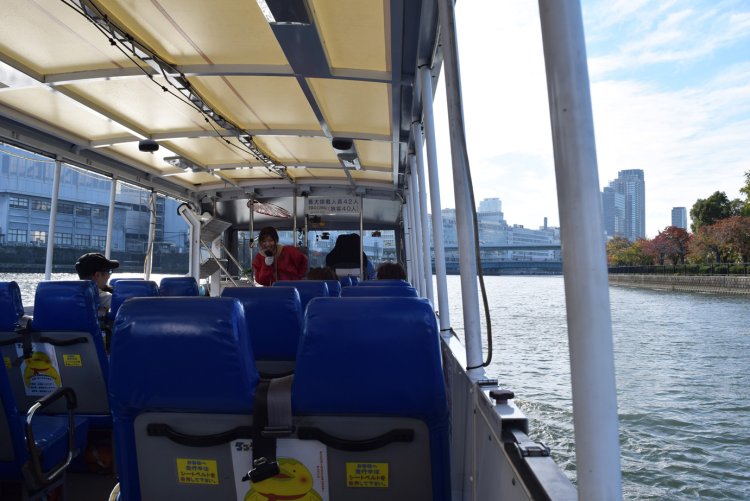 川に入ってがらっと変わる眺めが楽しい。