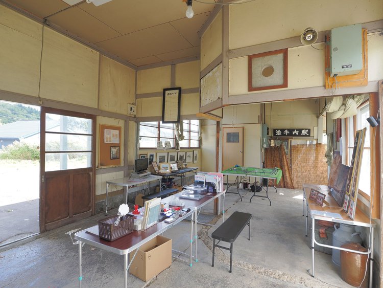 2日間は駅舎開放日となり、道内外から深名線へ思い入れのある写真家の作品を展示した。僭越ながら私もその一人であったのだ（笑）。