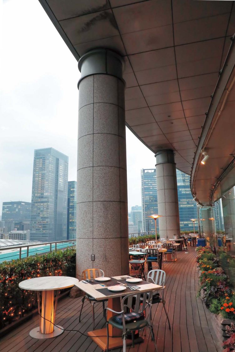 フレンチレストラン 「ポム・ダダン」 屋外テラス2