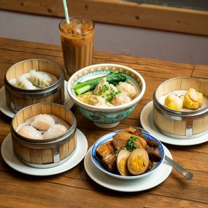 80年代の懐かしき香港がここに！ 麻布十番『八十港』は自由闊達だった当時を思い出す場所