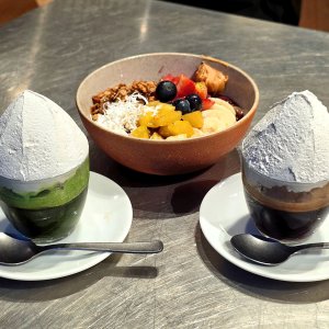 シドニー発『Deus Ex Machina Harajuku』でアサイボウルと抹茶ゼリーを味わう〜黒猫スイーツ散歩 原宿表参道編29〜