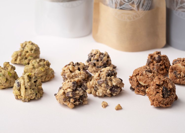 ブルッティ・マ・ブオーニ 3パック＋ギフトパッケージ2028円。