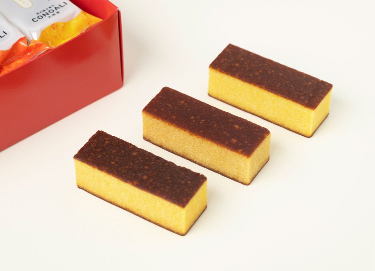 ギュッとひとくちテイラ 新宿はちみつ・メープル各3本入り1653円。