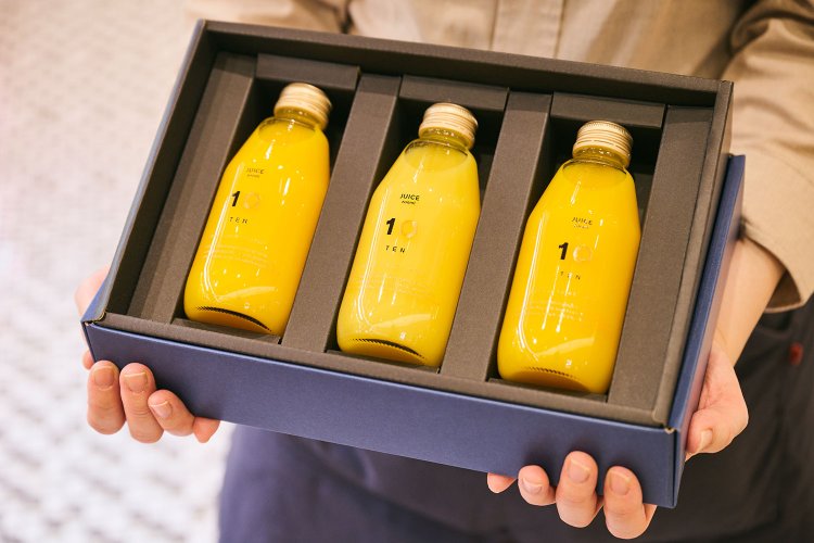 3つの品種を詰め合わせたみかんジュース200ml 3本セット2070円。