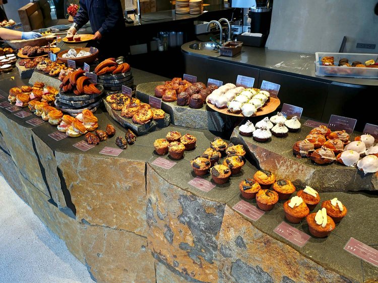 23黒猫原宿表参道