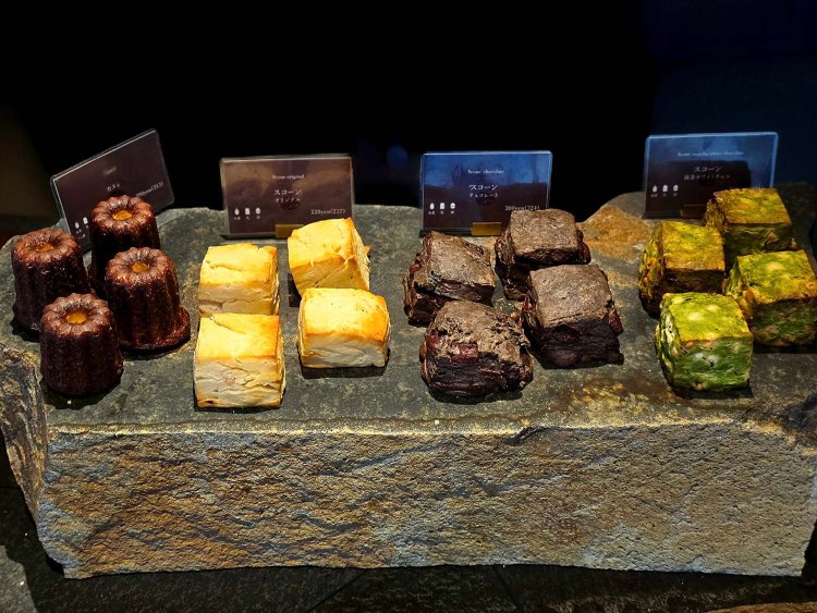 24黒猫原宿表参道