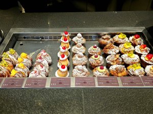 25黒猫原宿表参道