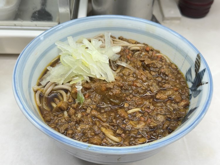 キーマカレーそば570円。かなりアリです。