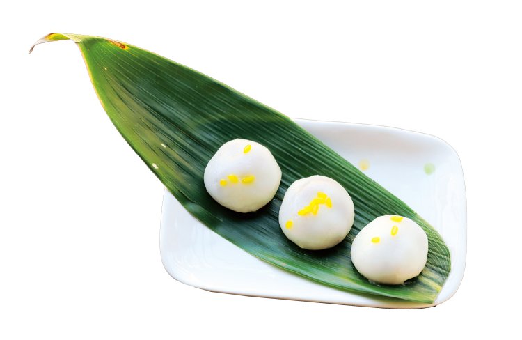 黄色い米粒で稲の花を表現し、豊作を願い作られた稲花餅（いがもち）の里。写真は『いがもちの里 さんべ』のもので、持ち帰りは5枚900円～。