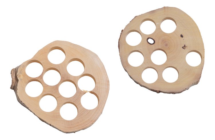 そろばん玉をくり抜いたツゲの端材300円～。