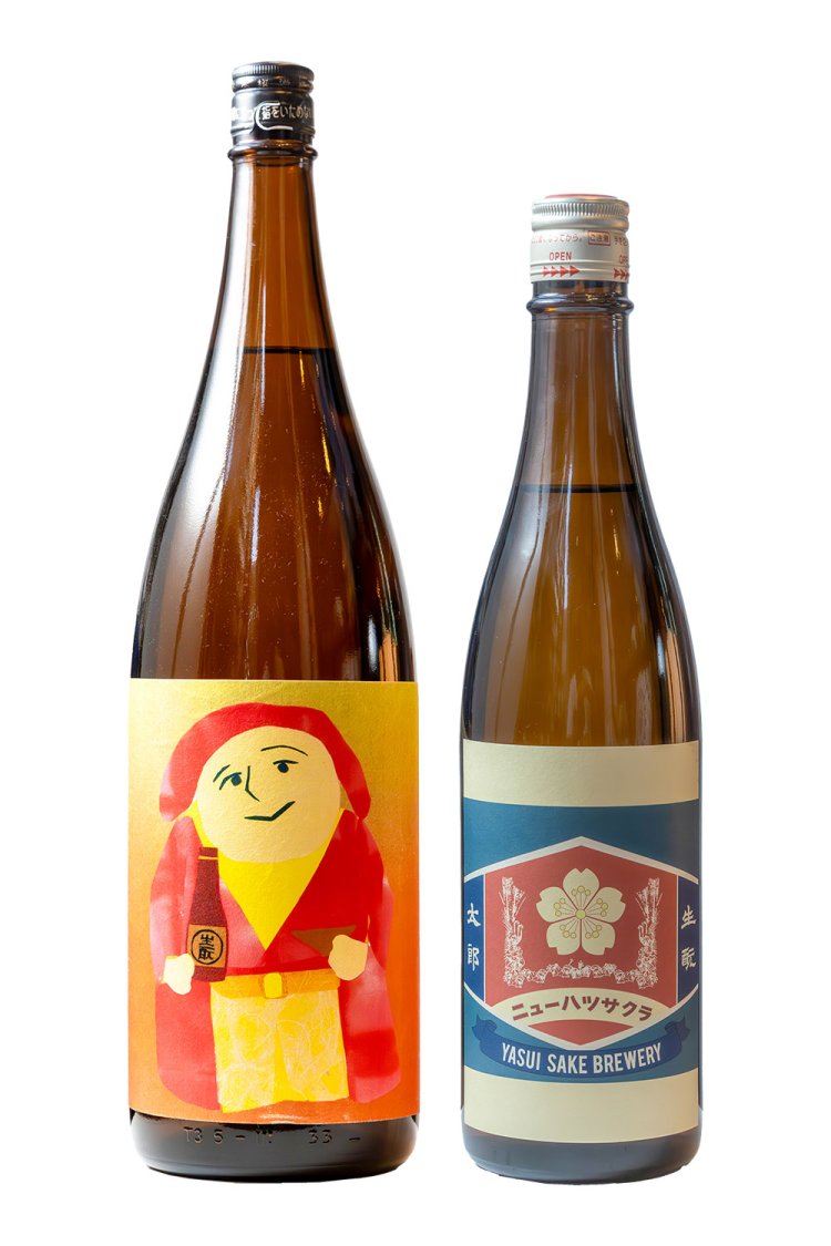 左から、久米桜 田の神（1.8L）4400円。ニューハツサクラ（720ml）1441円。