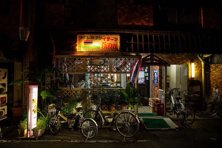 故郷の味を求めるタイ人のお客も足しげく来店する。