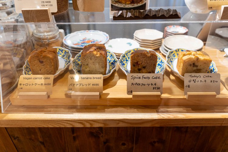 ケーキは3、4種類。マフィンがあるときも。