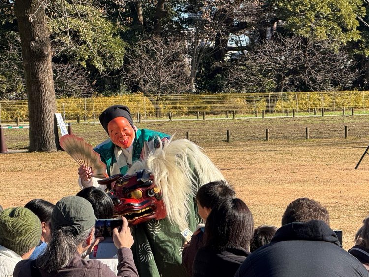 『浜離宮恩賜庭園』では毎年好評の獅子舞の公演も（写真は過去開催時のもの）。