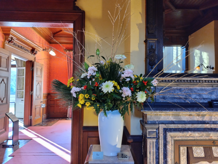 『旧岩崎邸庭園』ではお正月を祝う生花が館内を美しく彩る（写真は過去開催時のもの）。