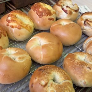 ひばりヶ丘『ブーランジェリー・ビアリッツ』のもっちりベーグルはパン激戦区でも支持される誠実なおいしさ