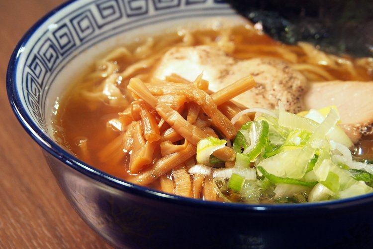 煮干し中華そば950円。