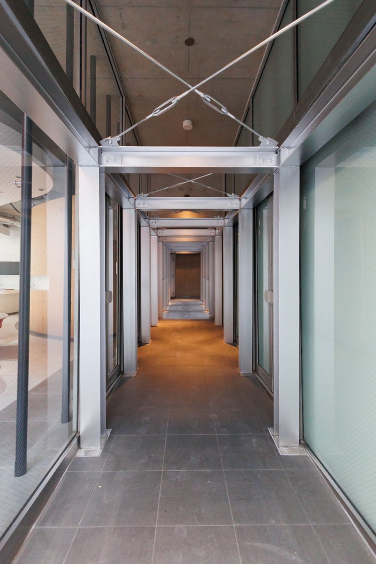 館内へつづく通路（写真＝Maiko Shimo）。