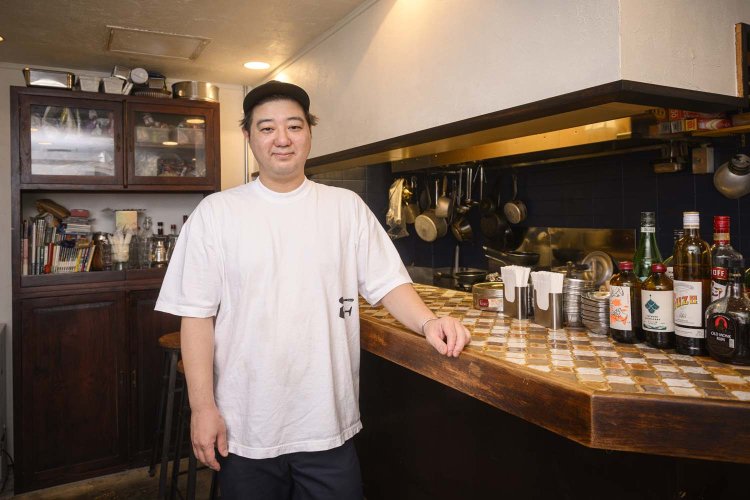 大橋店主。「週末は通し営業です」。