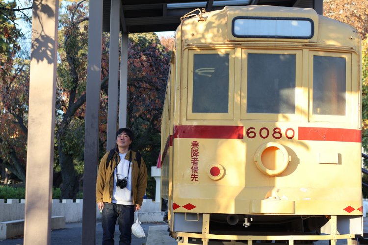 今は遊具として園内にある「都電6000形」車両と。