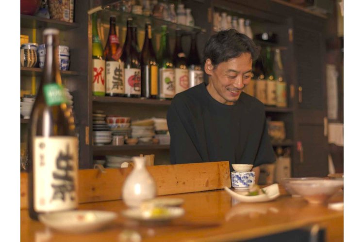 『酒さかなずぶ六』の店主・谷口賢一さん。