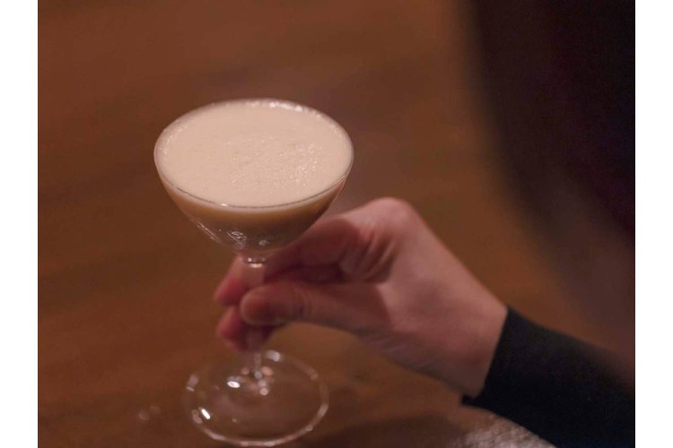 『FOS』では季節のフルーツを使ったカクテルも味わえる。