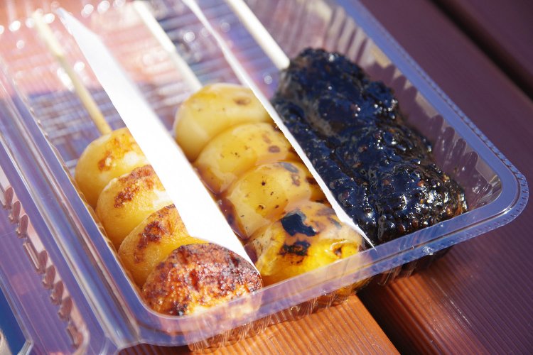 醤油、みたらし、胡麻。どれもおいしそう。これは叫ぶわ！