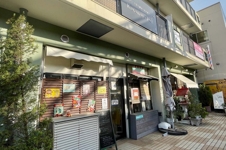 アメリカンな看板も楽しい『Kimamaya T&K』。