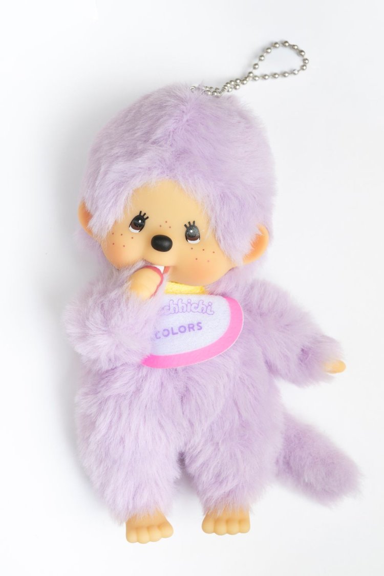 「モンチッチCOLORS キーチェーン」。キーチェーンでぶらさげる文化が海外の人には目新しく、その点も人気。2200円。