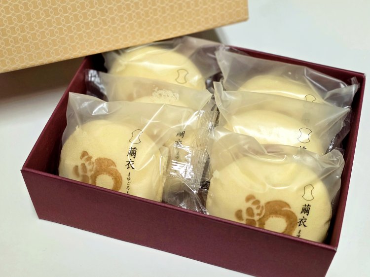 上野駅限定 パンダの繭衣（6個入）1525円。