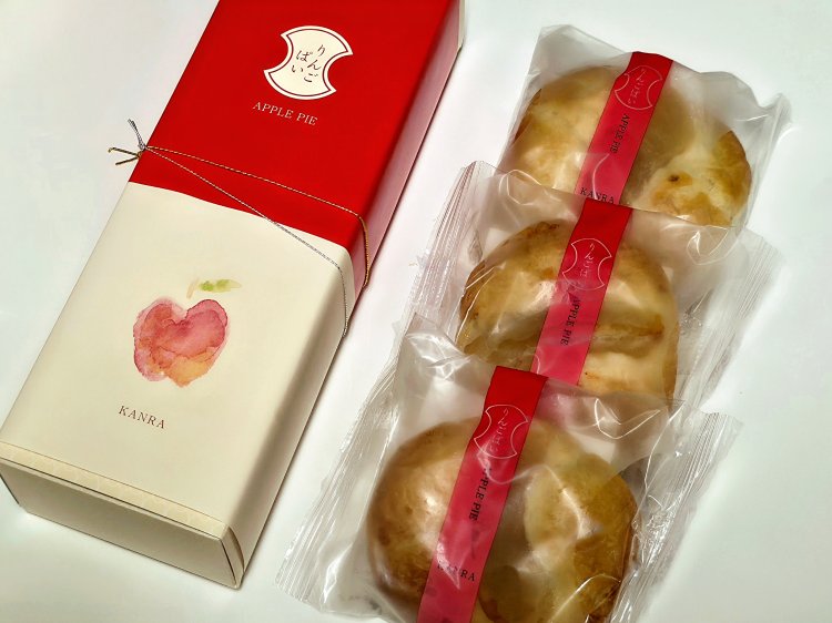 りんごぱい（3個入）967円。