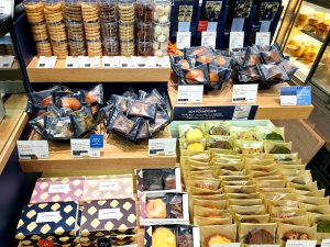 黒猫スイーツ散歩手土産編