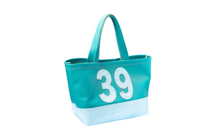 ランチバッグ1万3000円。39はミクと読むのだ。