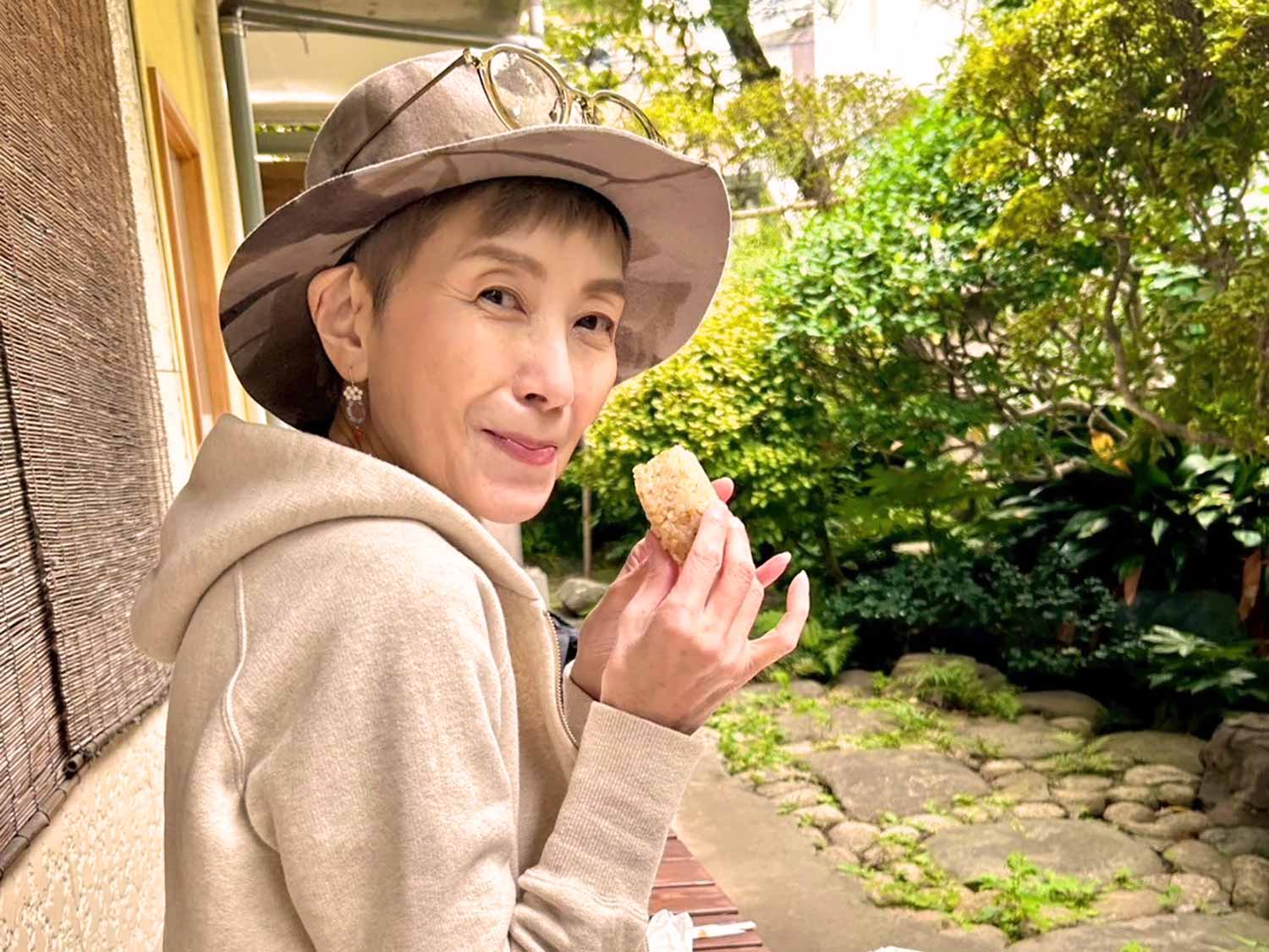 【散歩の達人】手塚理美のガチロケハン_4