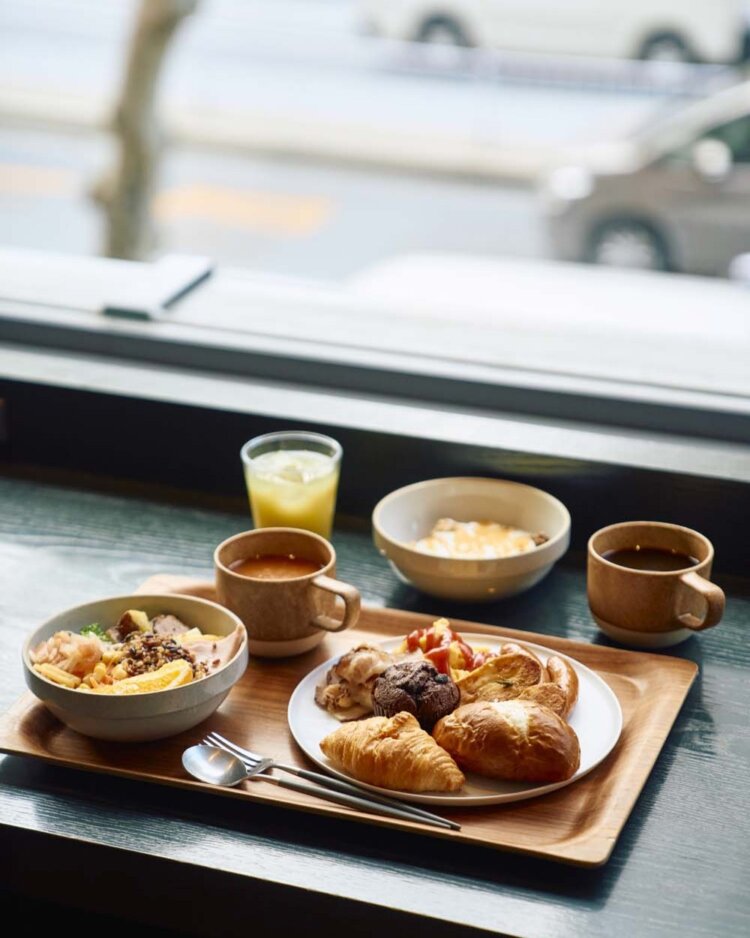 朝食ビュッフェ2700円。